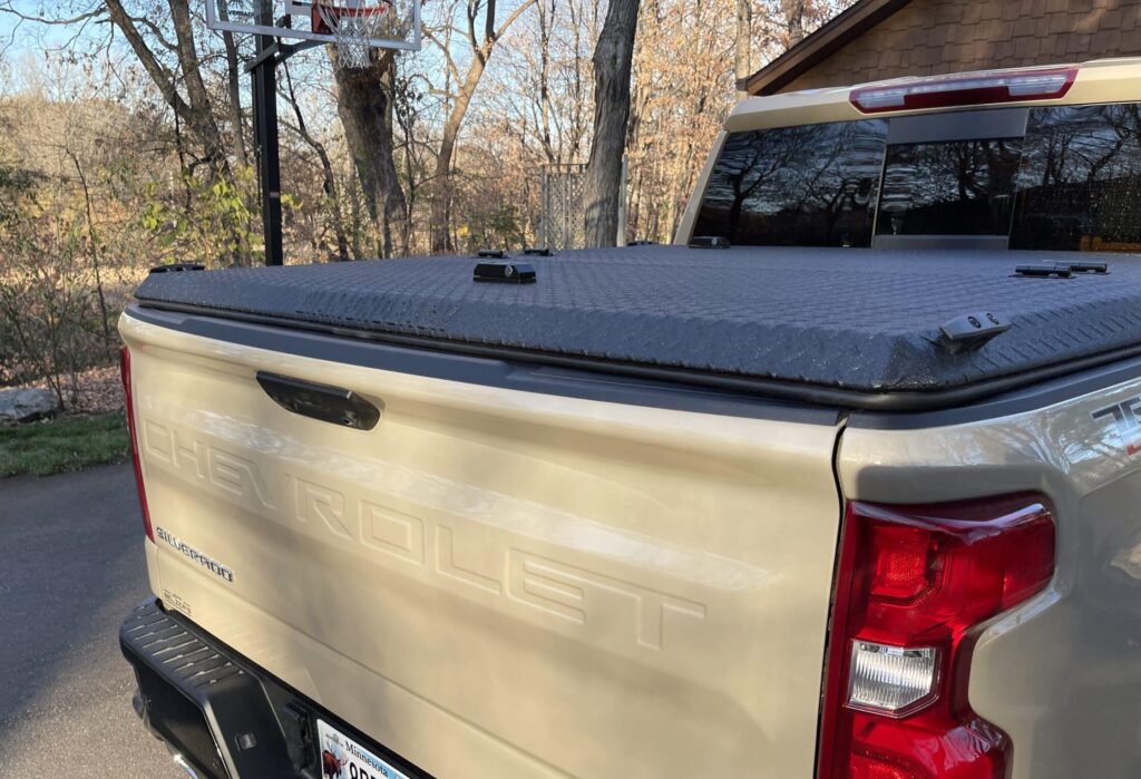 DiamondBack SE Truck Bed Cover